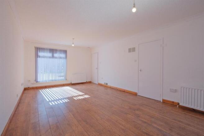 Living Room / Dining