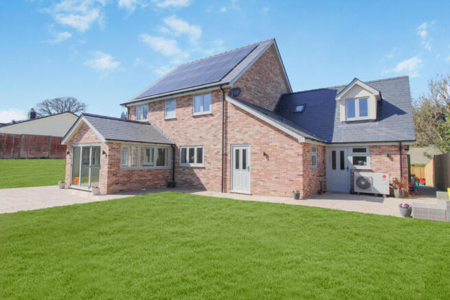 Generous Modern Detached Family Home