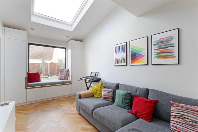 Contemporary Detached House on Coniston Avenue, Westbury-on-Trym photo 4