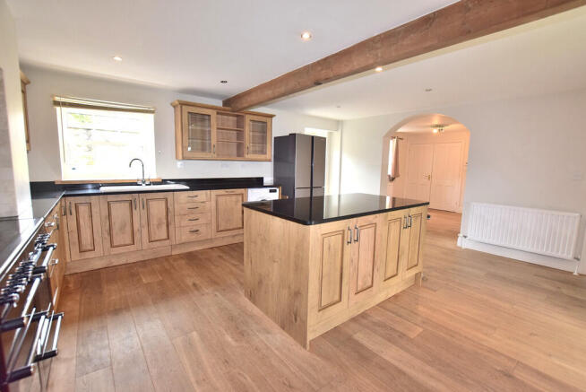 3 bed Terraced to rent Image 7