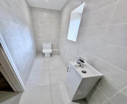 3 bed Detached Bungalow to rent Image 11