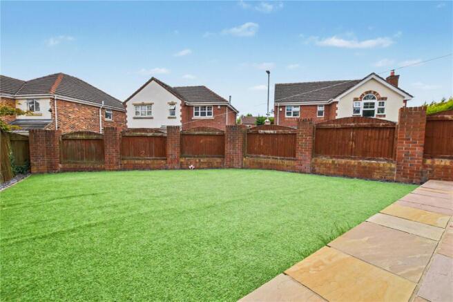 4 bed Detached for sale Image 12