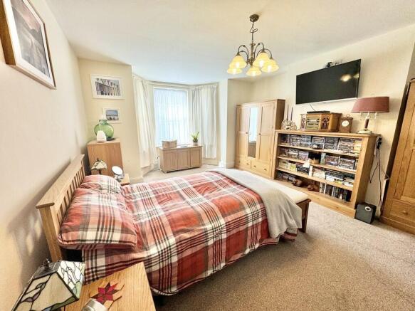 6 bed Apartment for sale Image 7