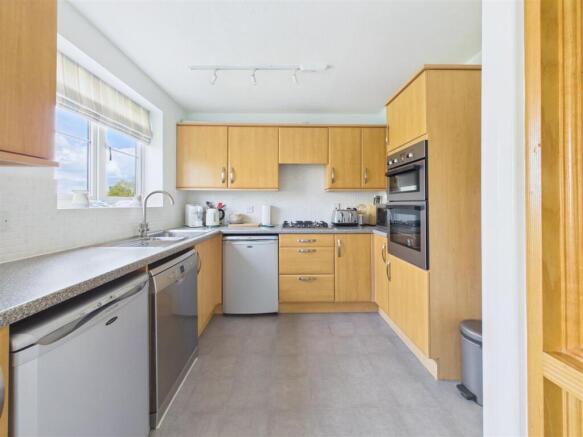 4 bed Town House for sale Image 4