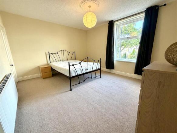 3 bed Terraced to rent Image 4