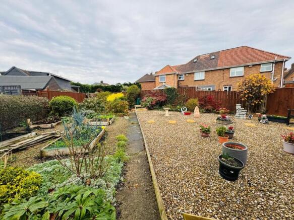 Semi-Detached for sale Image 12
