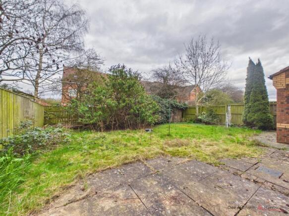 5 bed Detached for sale Image 4