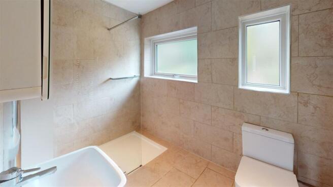 18-Neville-Crescent-Bathroom.jpg