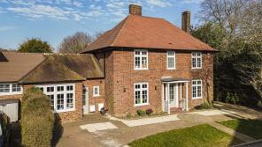 17, The Valley Green, Welwyn Garden City AL8 7DQ