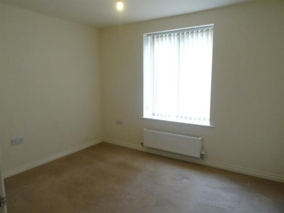 DOUBLE BEDROOM