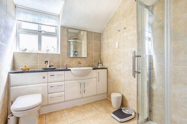 EN SUITE