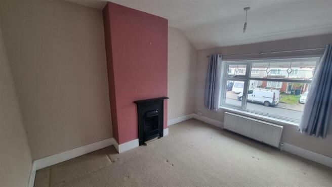 Bedroom 1.jpg