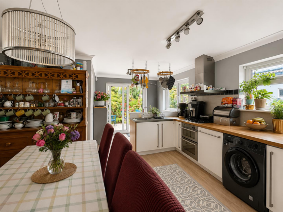 Kitchen2.png