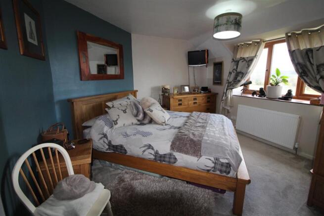 Bedroom 2.JPG