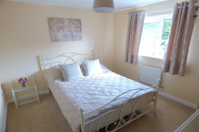 Bed 3 b