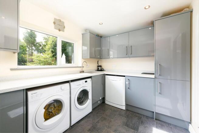 3 bed Semi-Detached for sale Image 10