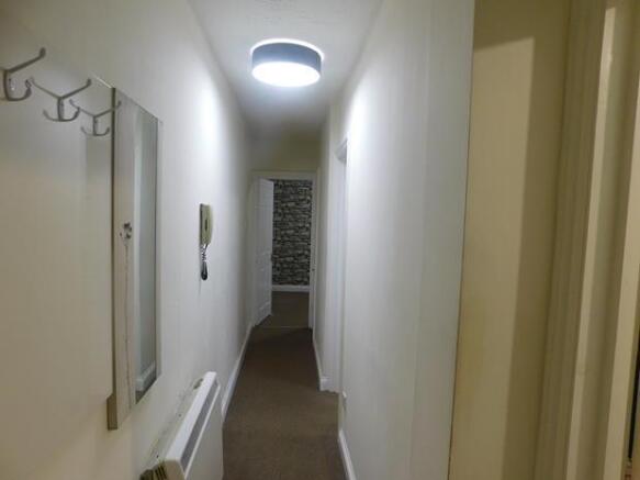 Flat 3 Victoria House Hallway (2)