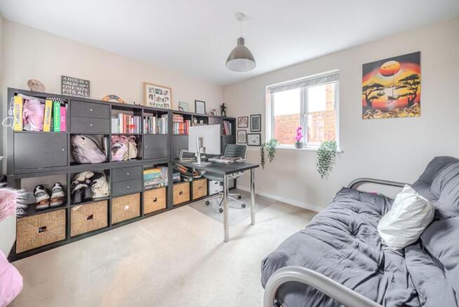 5 bed House for sale Image 7