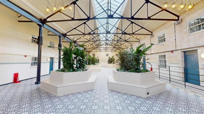 4 bed Mews to rent Image 2