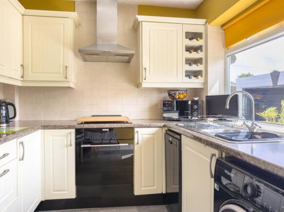 3 bed Detached Bungalow for sale Image 6