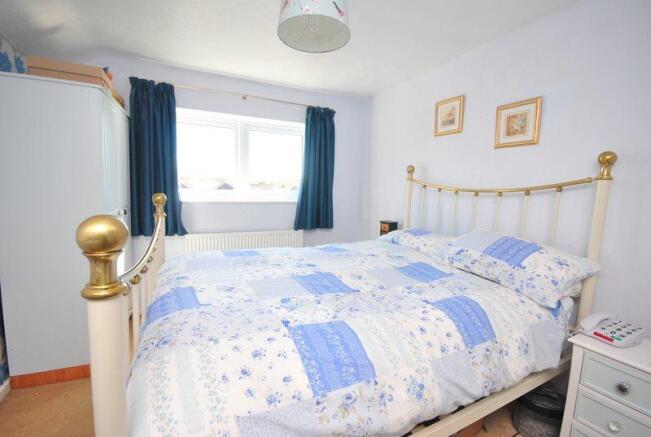 bedroom 1 pic 2