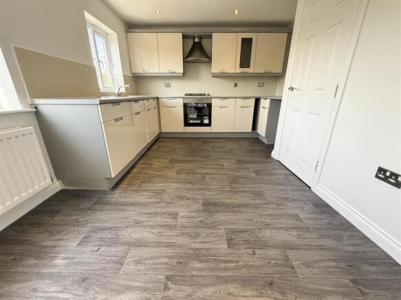 3 bed Town House for sale Image 10