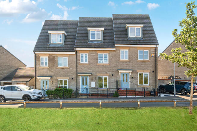 Upper Ox Hill, Purton, SN5 photo 2