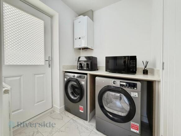 4 bed Detached for sale Image 8