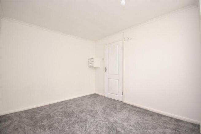 3 bed Terraced to rent Image 7