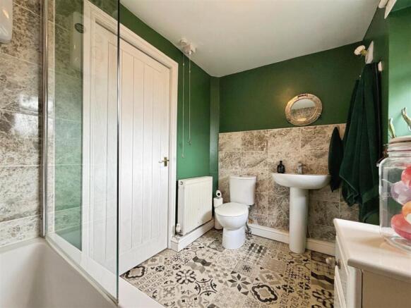 3 bed House for sale Image 10