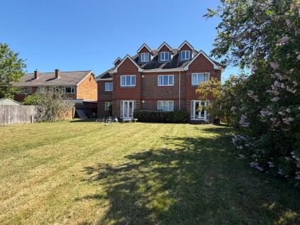 Chertsey Road, Ashford, TW15