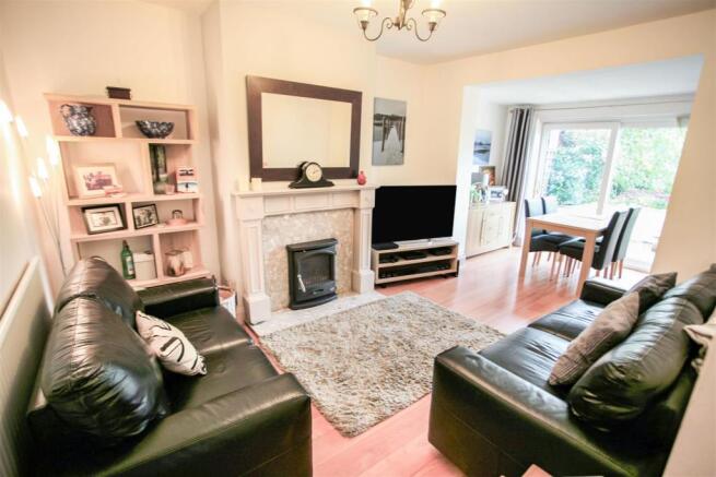 LOUNGE/DINER