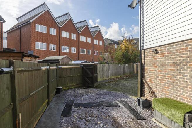 20 George Stewart Ave-02 copie.jpg
