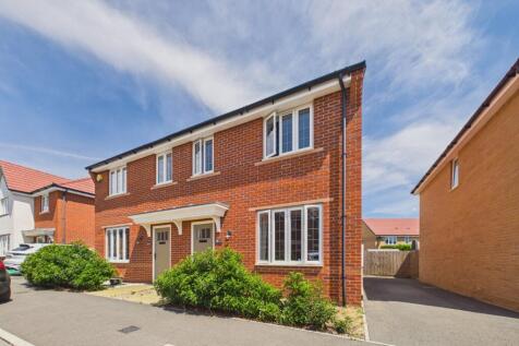 Martingale Grove, Arborfield Green, Reading, Berkshire, RG2
