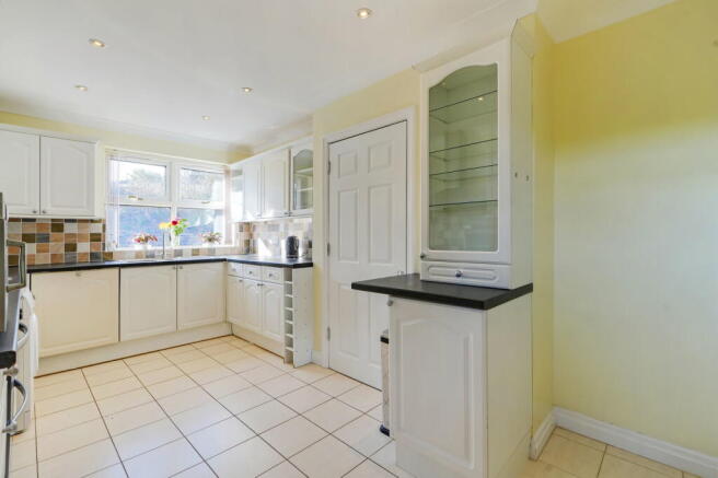 3 bed Semi-Detached for sale Image 12