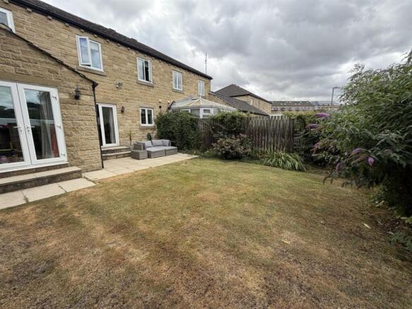 4 bed Semi-Detached for sale Image 4