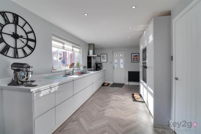 Spooner Drive, Killamarsh, Sheffield, S21 photo 3