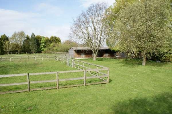 Paddocks & Stabling