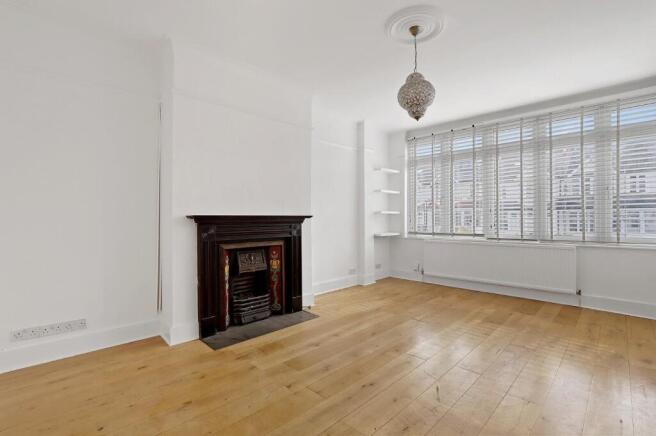 10-6d30JHPropWpen - 33 Chesham Road - 4 (1).JPG