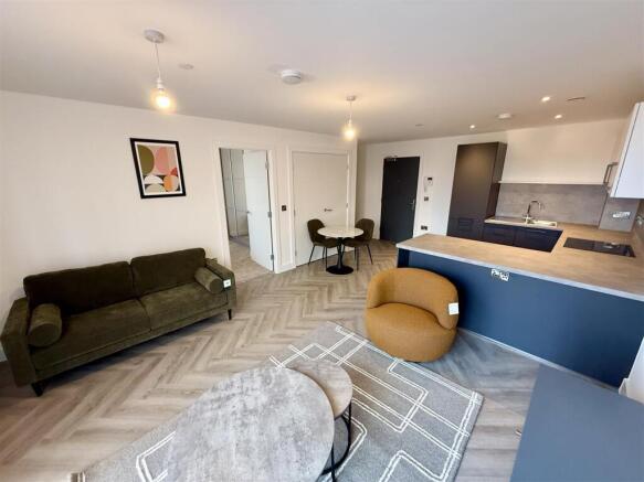 Lounge/Kitchen