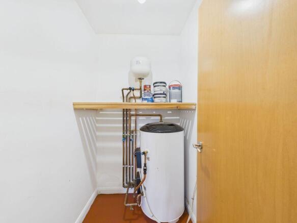 2 bed Flat for sale Image 8