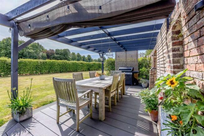 Al-Fresco Dining