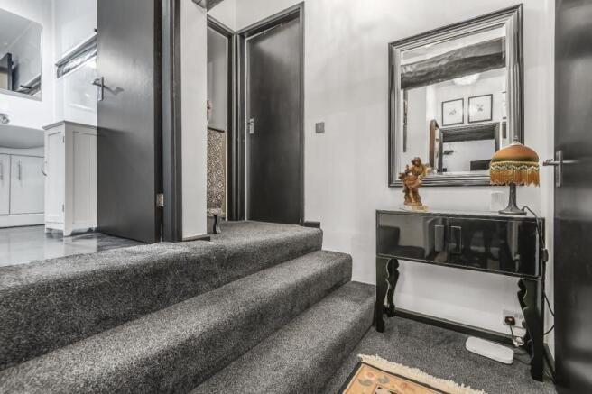 2 bed Apartment for sale Image 5