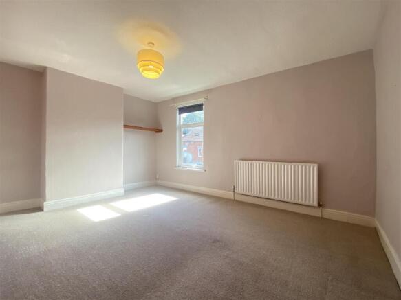3 bed Terraced to rent Image 5
