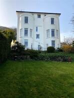 Flat 4, 54 Aucott House, Worcester Road, Malvern WR14 4AB