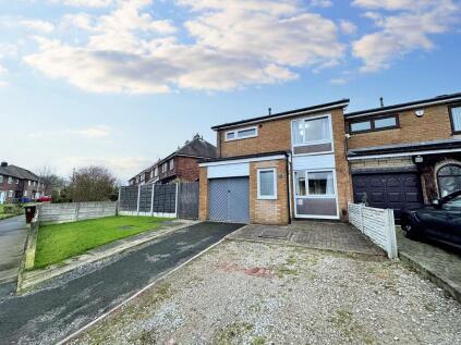 Tintern Avenue, Whitefield, M45