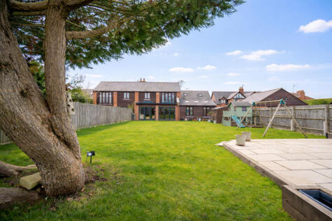 Pyms Stables, Newport Pagnell, MK16