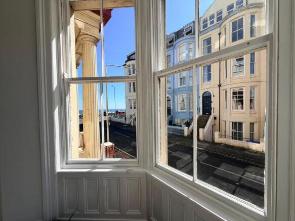 2 bed Flat for sale Image 6