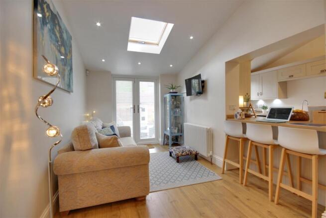 Open-plan Living/Dining/Kitchen Area