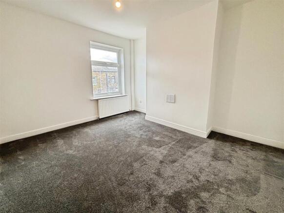 2 bed Terraced for sale Image 9